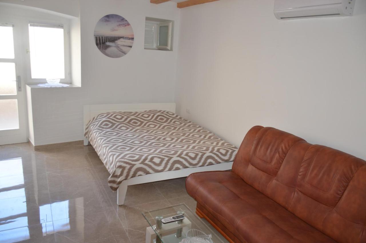 studio apartman Kata Prvic Sepurine Esterno foto